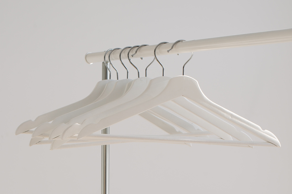 neubaueyewear-Minimalism-White-Declutter-Guide-System-Wardrobe